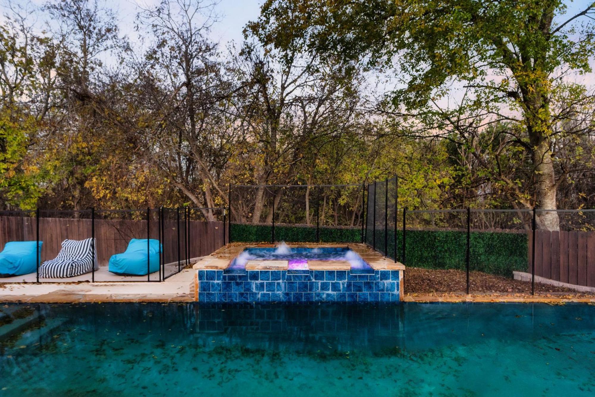Stunning Family Home With Pool & Hot Tub - Sleeps 17 普弗拉热维尔 外观 照片
